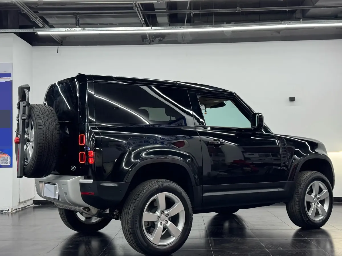 2024 Land Rover Defender 3.0T 400HP L6 8AT,autocango,china used car exporter,china ev exporter,chinese used car exporter,chinese used ev exporter