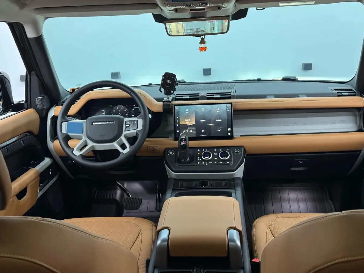 2024 Land Rover Defender 3.0T 400HP L6 8AT,autocango,china used car exporter,china ev exporter,chinese used car exporter,chinese used ev exporter