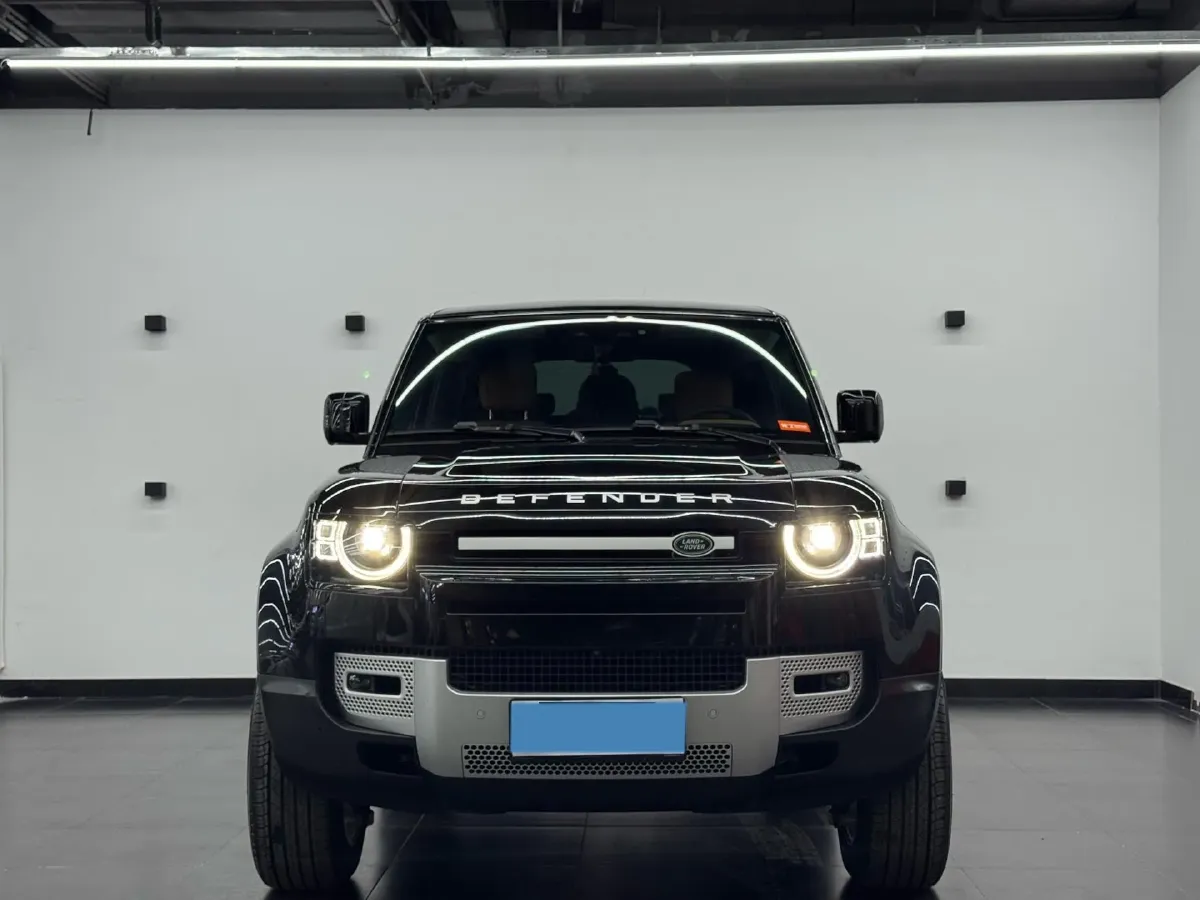 2024 Land Rover Defender 3.0T 400HP L6 8AT,autocango,china used car exporter,china ev exporter,chinese used car exporter,chinese used ev exporter
