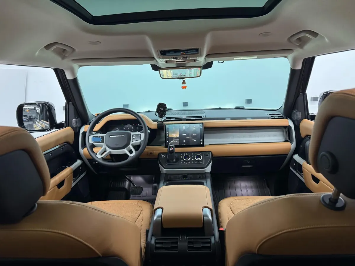 2024 Land Rover Defender 3.0T 400HP L6 8AT,autocango,china used car exporter,china ev exporter,chinese used car exporter,chinese used ev exporter