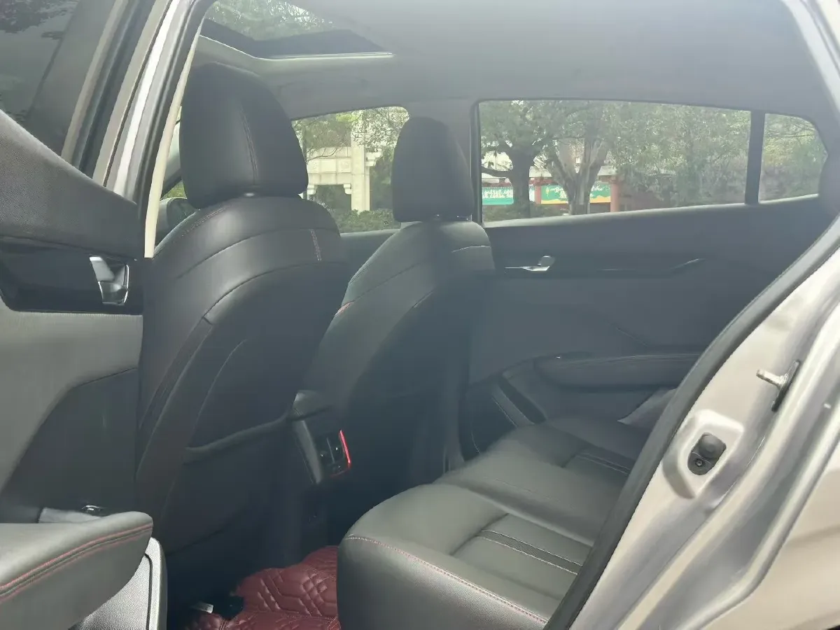 2021 DongFeng Aeolus YiXuan 1.5T 150HP L4 6DCT,autocango,china used car exporter,china ev exporter,chinese used car exporter,chinese used ev exporter