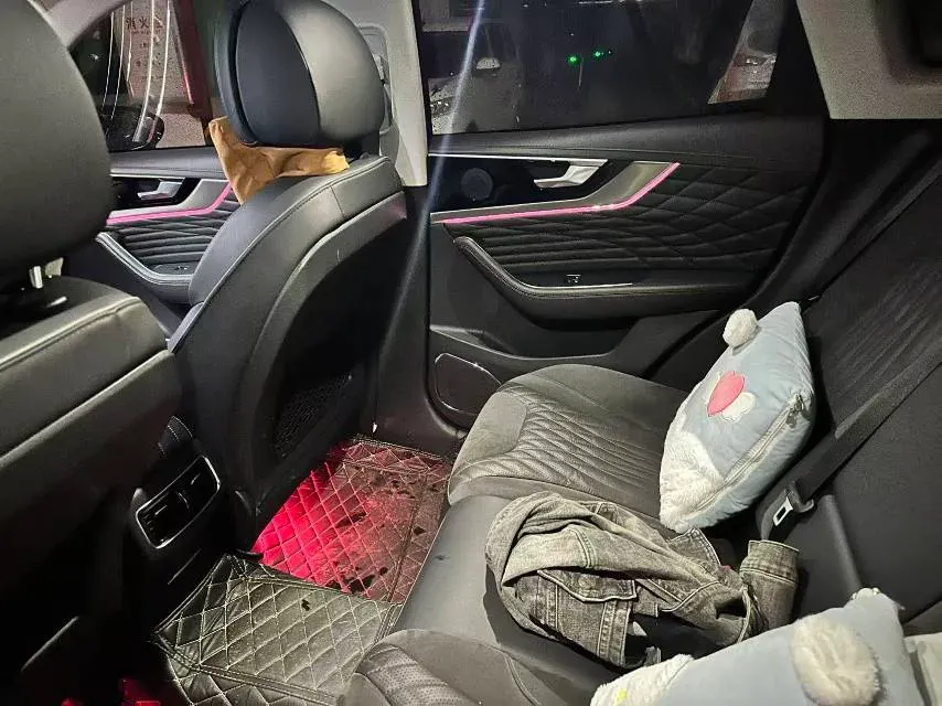 2022 HongQi HS5 2.0T 224HP L4 6AT,autocango,china used car exporter,china ev exporter,chinese used car exporter,chinese used ev exporter