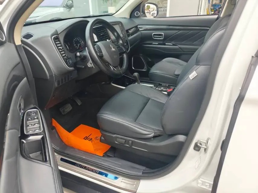 2019 Mitsubishi Outlander 2.4L 192HP L4 CVT,autocango,china used car exporter,china ev exporter,chinese used car exporter,chinese used ev exporter