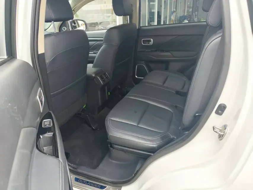 2019 Mitsubishi Outlander 2.4L 192HP L4 CVT,autocango,china used car exporter,china ev exporter,chinese used car exporter,chinese used ev exporter