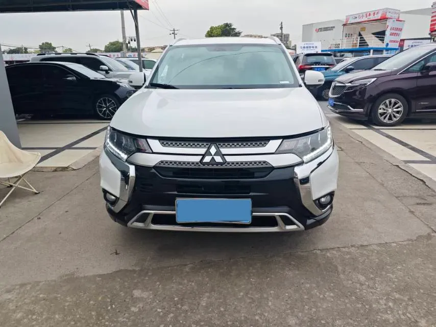 2019 Mitsubishi Outlander 2.4L 192HP L4 CVT,autocango,china used car exporter,china ev exporter,chinese used car exporter,chinese used ev exporter