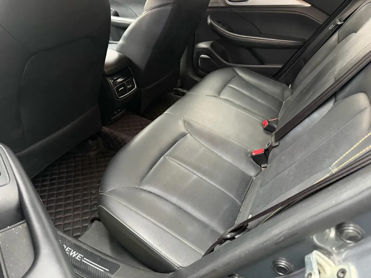 2020 Roewe i6 MAX 1.5T 169HP L4 AMT PHEV,autocango,china used car exporter,china ev exporter,chinese used car exporter,chinese used ev exporter