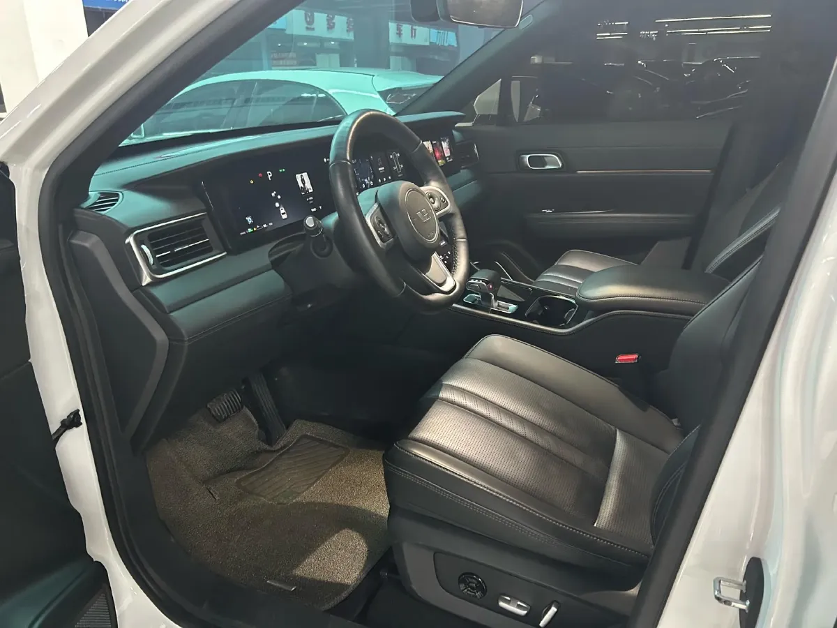 2020 Li ONE Range Extended 131HP REEV 40.5KWH,autocango,china used car exporter,china ev exporter,chinese used car exporter,chinese used ev exporter