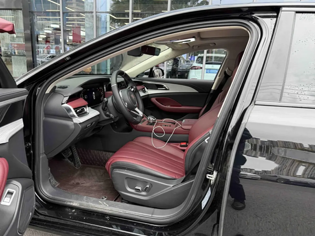 2025 HongQi H5 1.5T 169HP L4 7DCT,autocango,china used car exporter,china ev exporter,chinese used car exporter,chinese used ev exporter