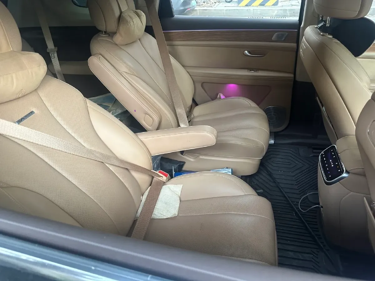 2024 AITO AITO M7 1.5T 152HP L4 REEV 40KWH,autocango,china used car exporter,china ev exporter,chinese used car exporter,chinese used ev exporter