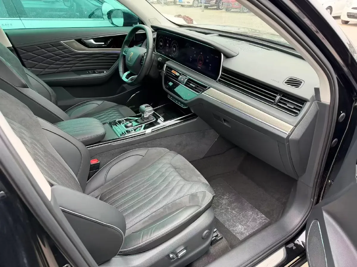 2022 HongQi HS5 2.0T 224HP L4 6AT,autocango,china used car exporter,china ev exporter,chinese used car exporter,chinese used ev exporter