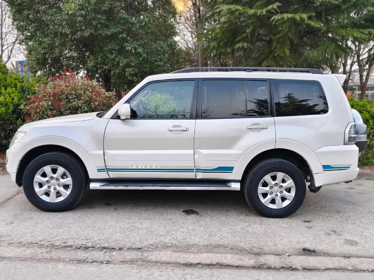 2016 Mitsubishi Pajero 3.0L 174HP V6 5AT,autocango,china used car exporter,china ev exporter,chinese used car exporter,chinese used ev exporter