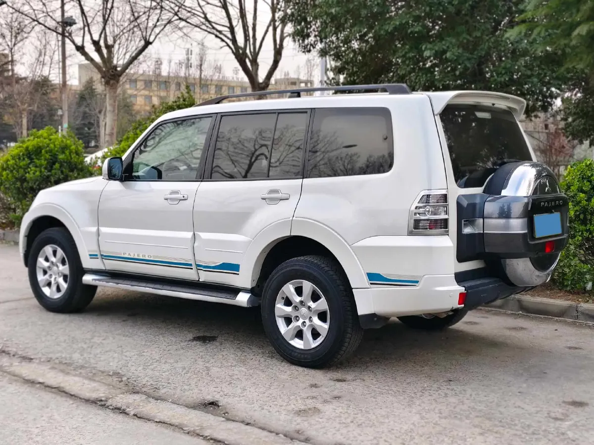 2016 Mitsubishi Pajero 3.0L 174HP V6 5AT,autocango,china used car exporter,china ev exporter,chinese used car exporter,chinese used ev exporter