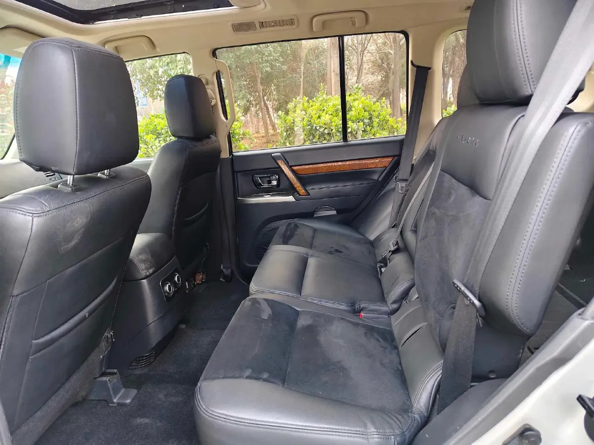 2016 Mitsubishi Pajero 3.0L 174HP V6 5AT,autocango,china used car exporter,china ev exporter,chinese used car exporter,chinese used ev exporter