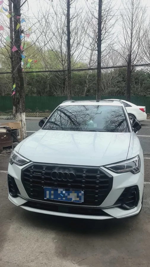 2023 Audi Q3 2.0T 220HP L4 7DCT,autocango,china used car exporter,china ev exporter,chinese used car exporter,chinese used ev exporter