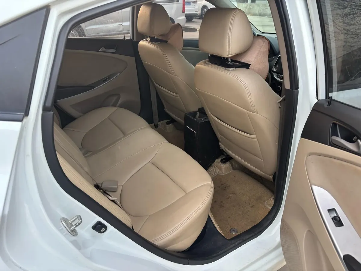 2016 Hyundai Reina 1.4L 107HP L4 4AT,autocango,china used car exporter,china ev exporter,chinese used car exporter,chinese used ev exporter