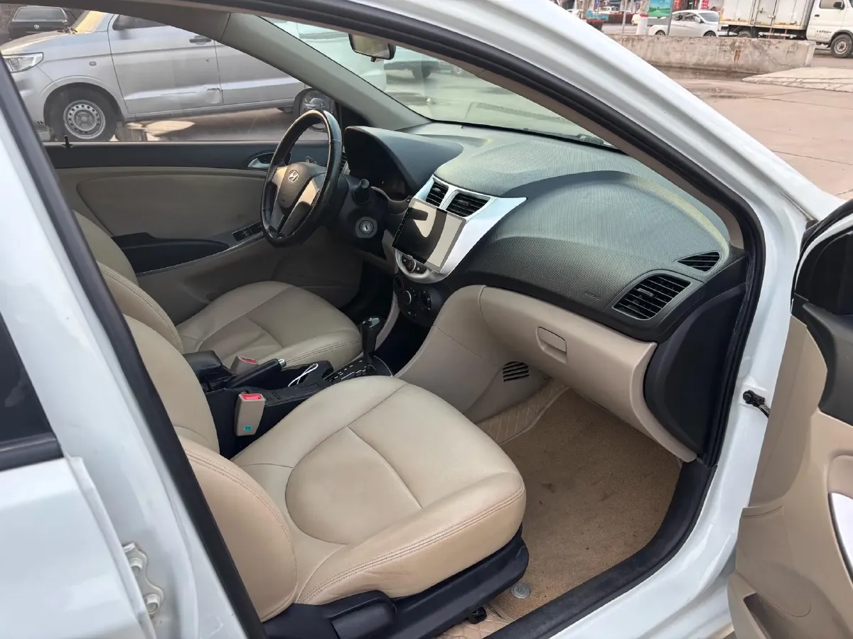 2016 Hyundai Reina 1.4L 107HP L4 4AT,autocango,china used car exporter,china ev exporter,chinese used car exporter,chinese used ev exporter