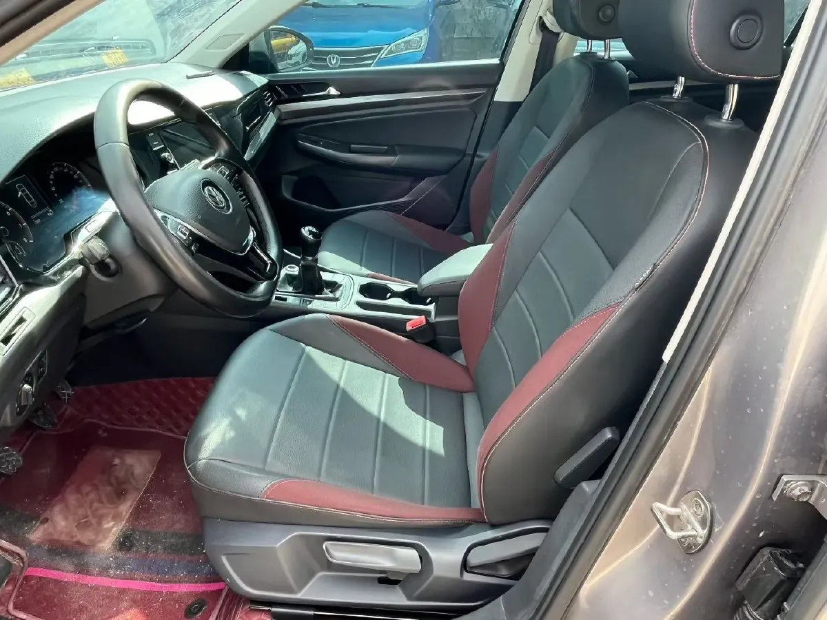 2019 Dongfeng RuiQi 6 2.4L 158HP L4 5MT,autocango,china used car exporter,china ev exporter,chinese used car exporter,chinese used ev exporter