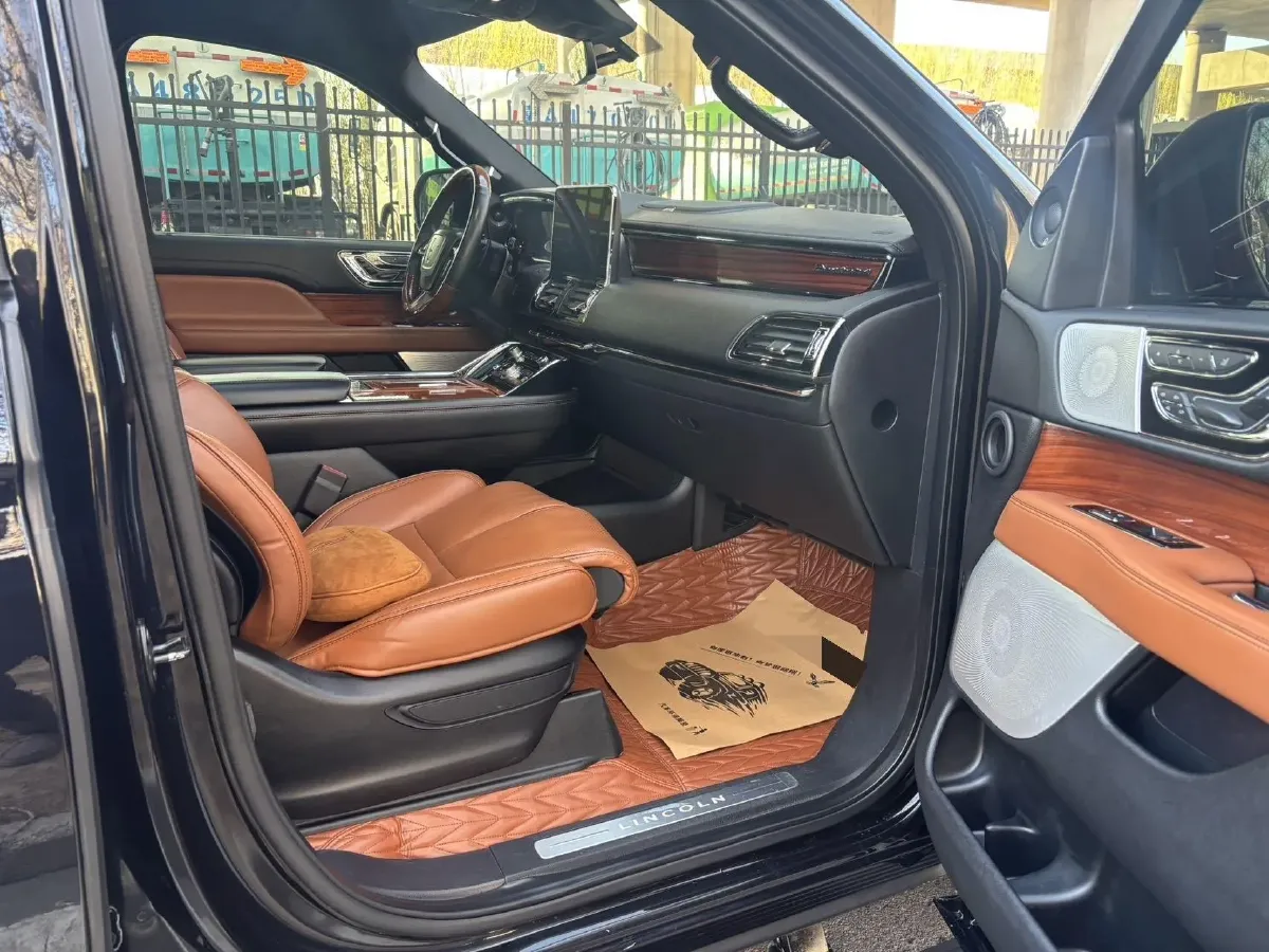 2018 Lincoln Navigator 3.5T 415HP V6 10AT,autocango,china used car exporter,china ev exporter,chinese used car exporter,chinese used ev exporter