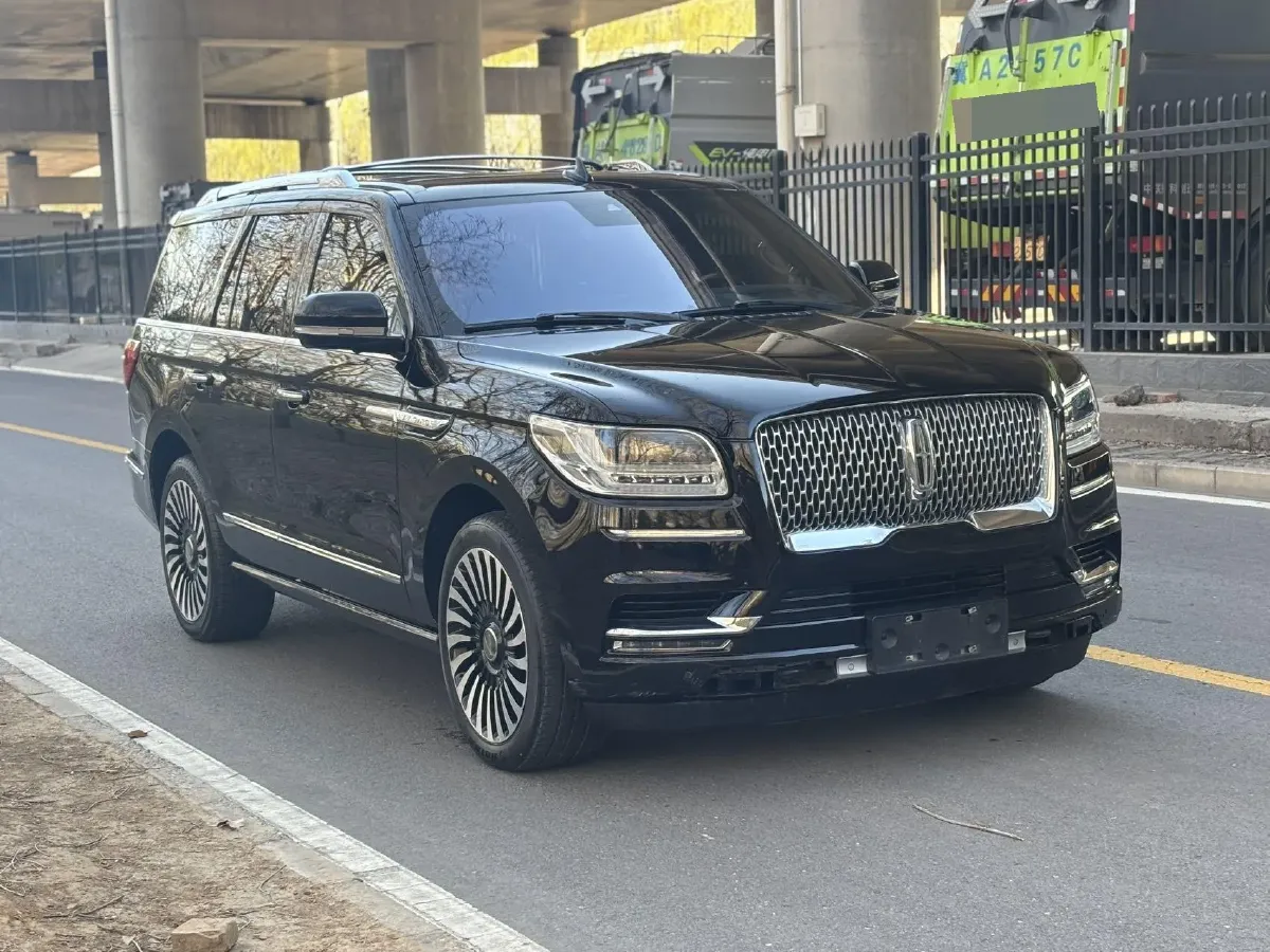 2018 Lincoln Navigator 3.5T 415HP V6 10AT,autocango,china used car exporter,china ev exporter,chinese used car exporter,chinese used ev exporter