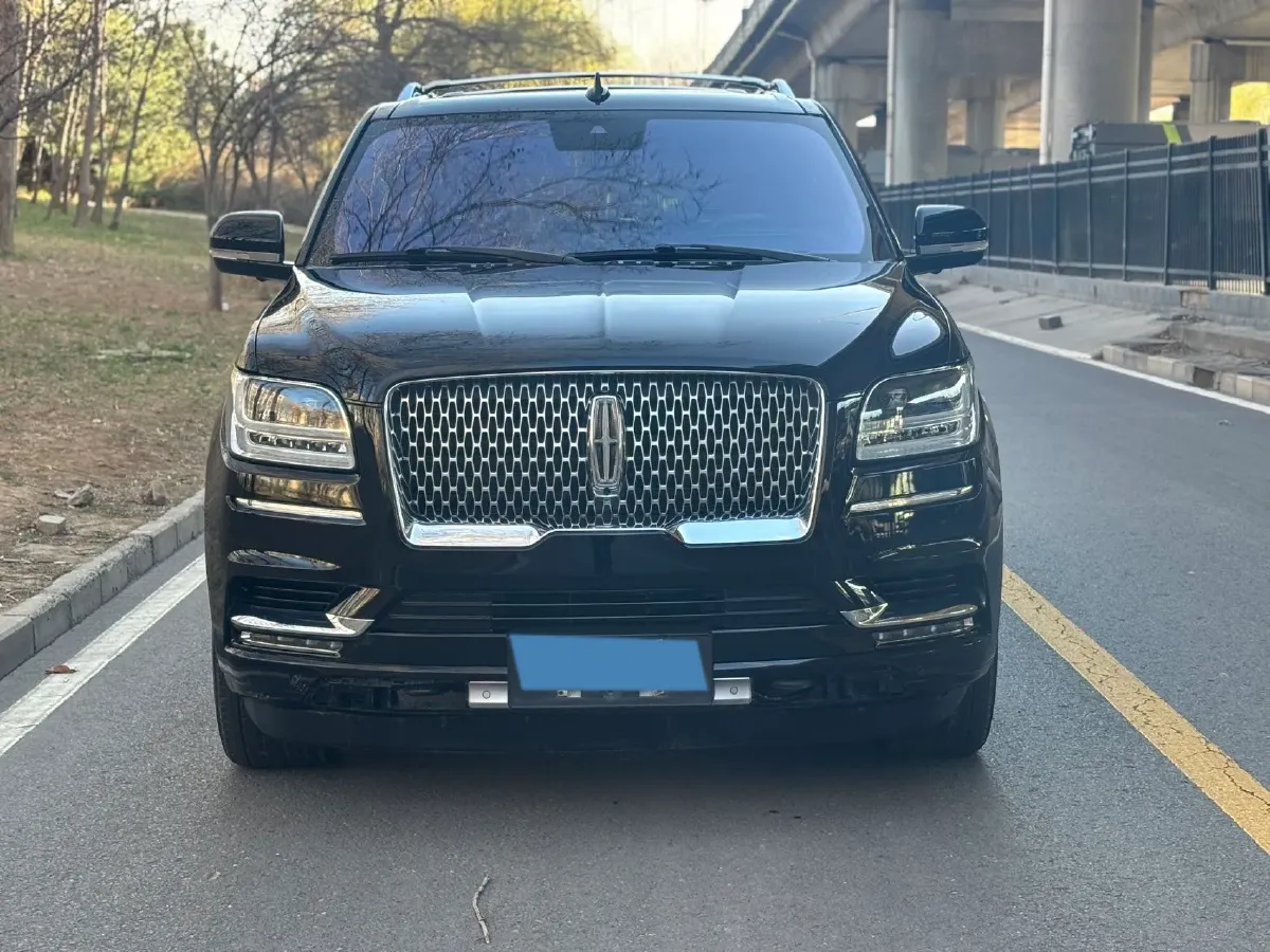 2018 Lincoln Navigator 3.5T 415HP V6 10AT,autocango,china used car exporter,china ev exporter,chinese used car exporter,chinese used ev exporter