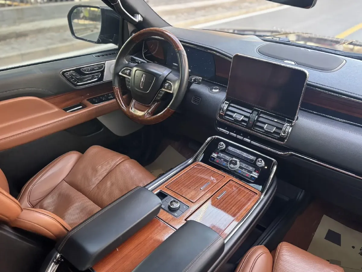 2018 Lincoln Navigator 3.5T 415HP V6 10AT,autocango,china used car exporter,china ev exporter,chinese used car exporter,chinese used ev exporter