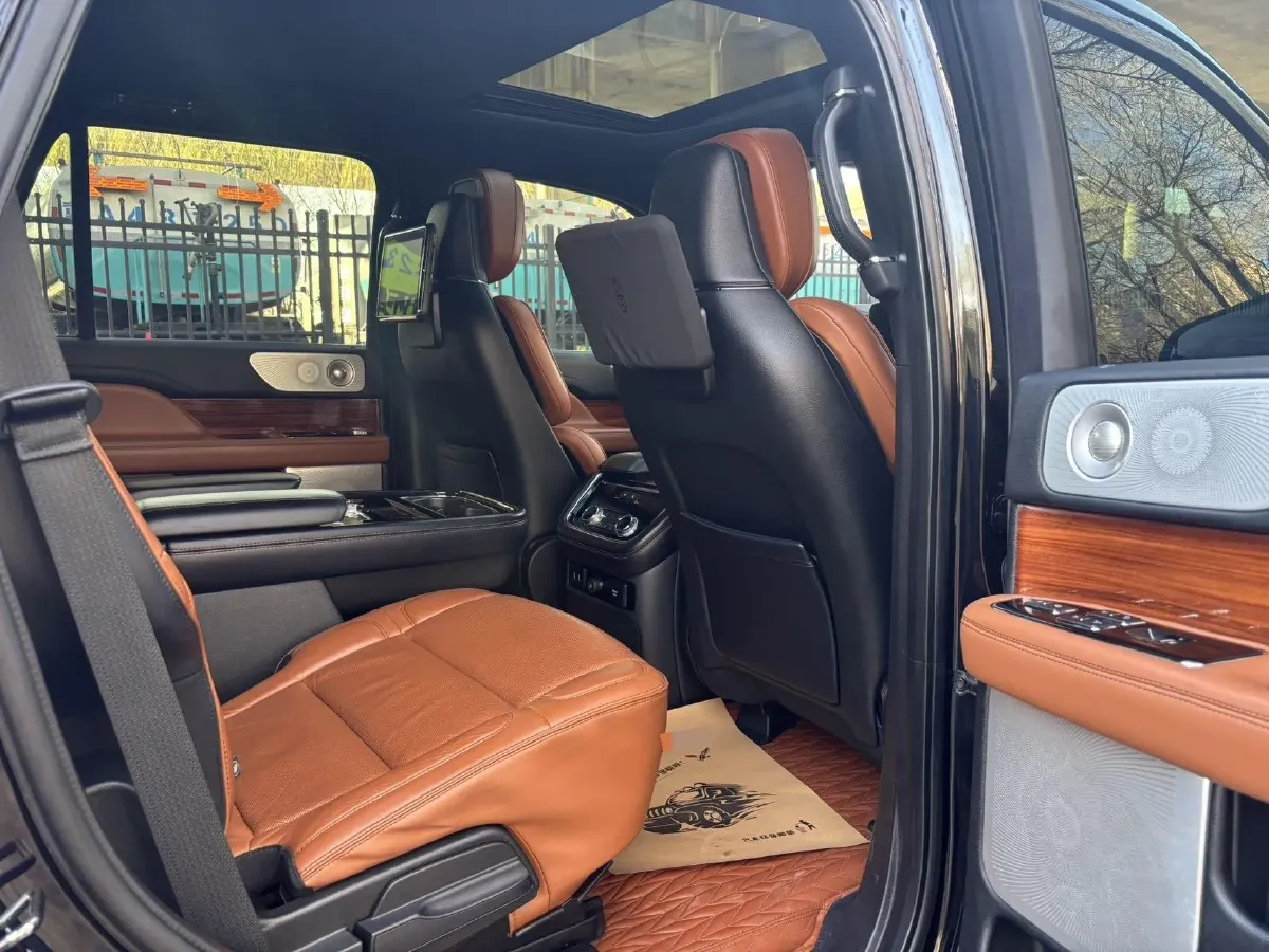 2018 Lincoln Navigator 3.5T 415HP V6 10AT,autocango,china used car exporter,china ev exporter,chinese used car exporter,chinese used ev exporter