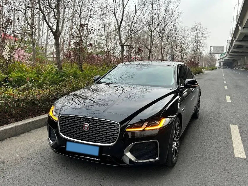 2025 Jaguar XFL 2.0T 250HP L4 8AT,autocango,china used car exporter,china ev exporter,chinese used car exporter,chinese used ev exporter