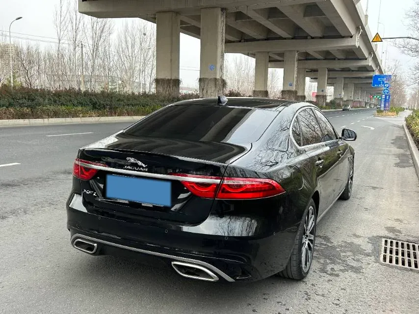 2025 Jaguar XFL 2.0T 250HP L4 8AT,autocango,china used car exporter,china ev exporter,chinese used car exporter,chinese used ev exporter