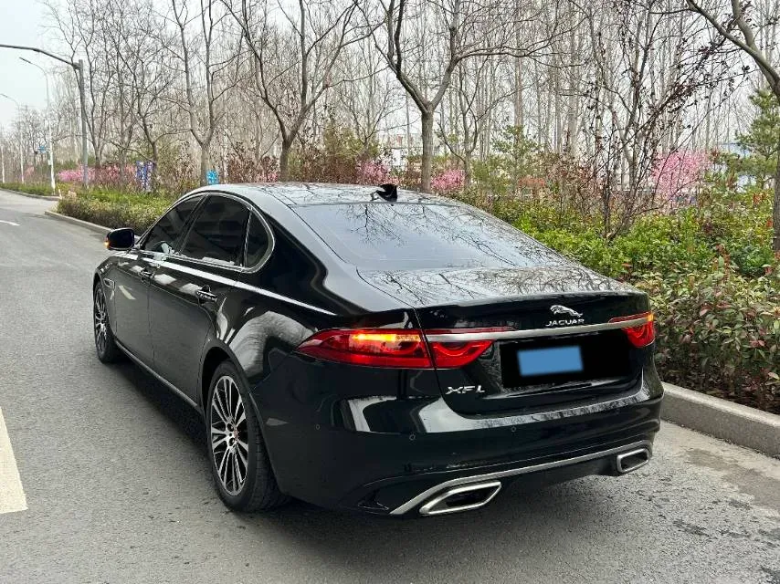 2025 Jaguar XFL 2.0T 250HP L4 8AT,autocango,china used car exporter,china ev exporter,chinese used car exporter,chinese used ev exporter