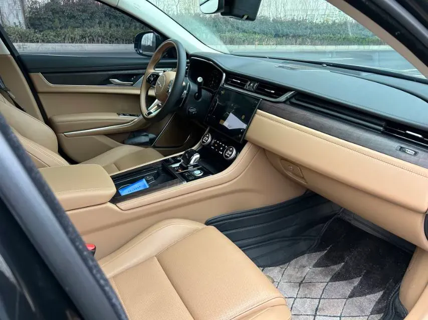 2025 Jaguar XFL 2.0T 250HP L4 8AT,autocango,china used car exporter,china ev exporter,chinese used car exporter,chinese used ev exporter