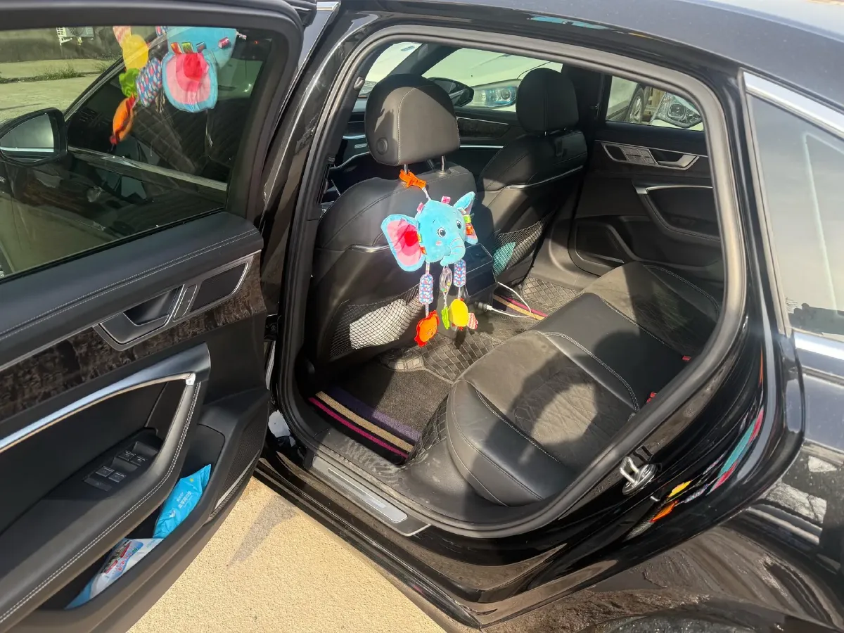 2020 Audi A6L 3.0T 340HP V6 7DCT,autocango,china used car exporter,china ev exporter,chinese used car exporter,chinese used ev exporter