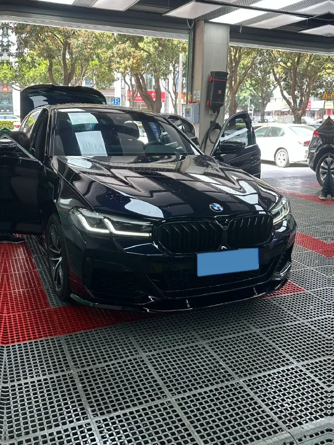 2022 BMW 5 Series 2.0T 184HP L4 8AT,autocango,china used car exporter,china ev exporter,chinese used car exporter,chinese used ev exporter