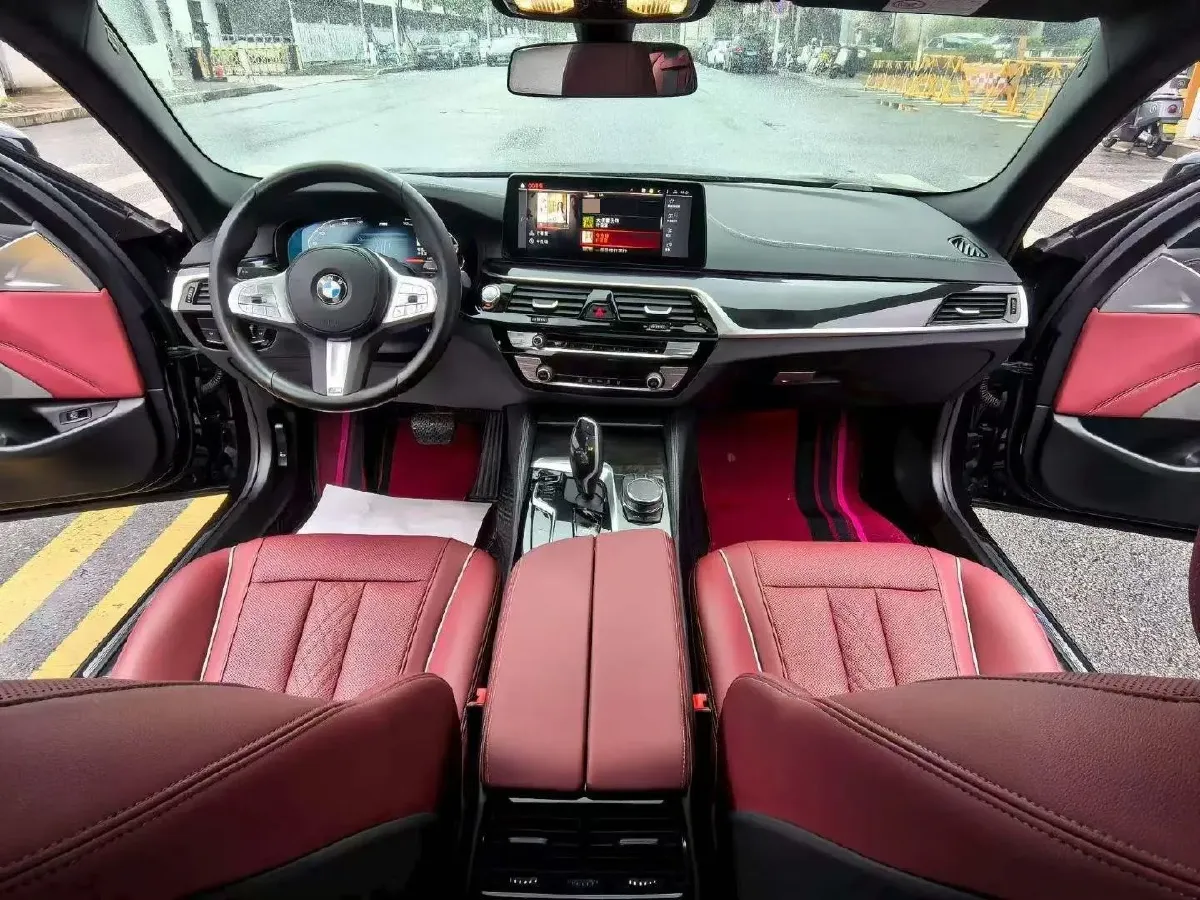 2022 BMW 5 Series 2.0T 184HP L4 8AT,autocango,china used car exporter,china ev exporter,chinese used car exporter,chinese used ev exporter