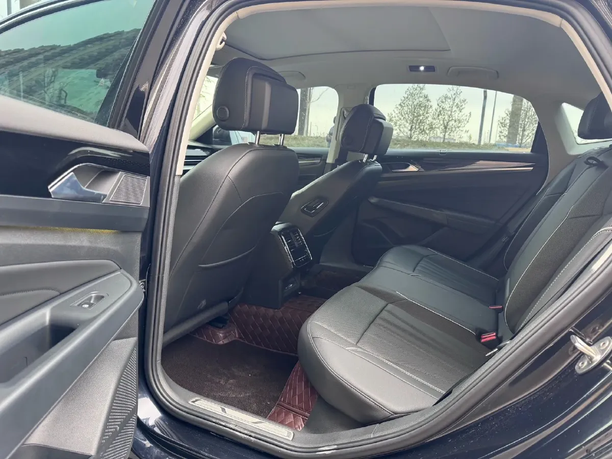 2024 Volkswagen Passat 2.0T 220HP L4 7DCT,autocango,china used car exporter,china ev exporter,chinese used car exporter,chinese used ev exporter