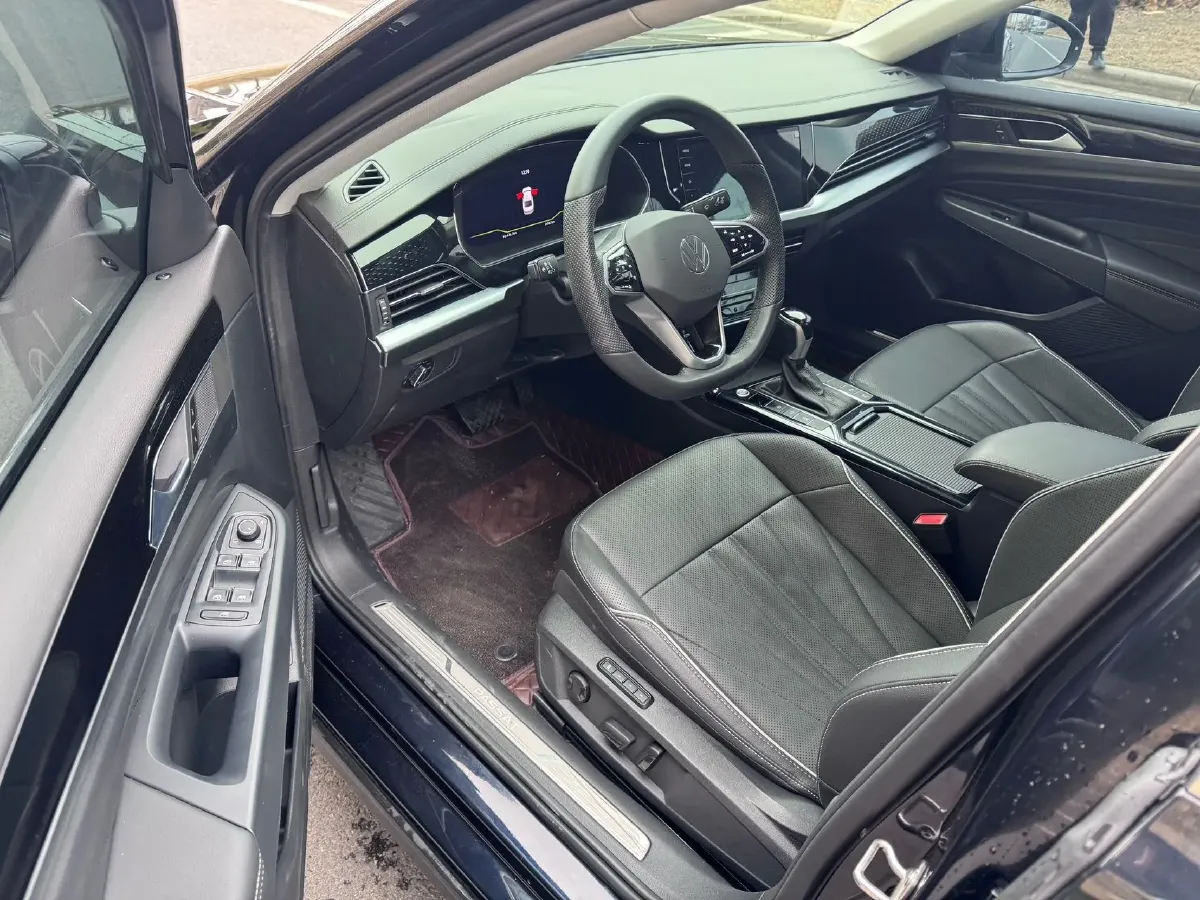 2024 Volkswagen Passat 2.0T 220HP L4 7DCT,autocango,china used car exporter,china ev exporter,chinese used car exporter,chinese used ev exporter
