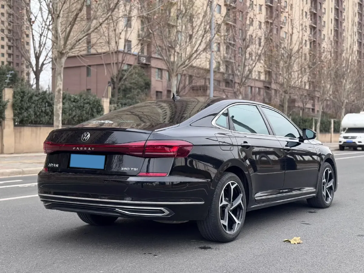 2024 Volkswagen Passat 2.0T 220HP L4 7DCT,autocango,china used car exporter,china ev exporter,chinese used car exporter,chinese used ev exporter