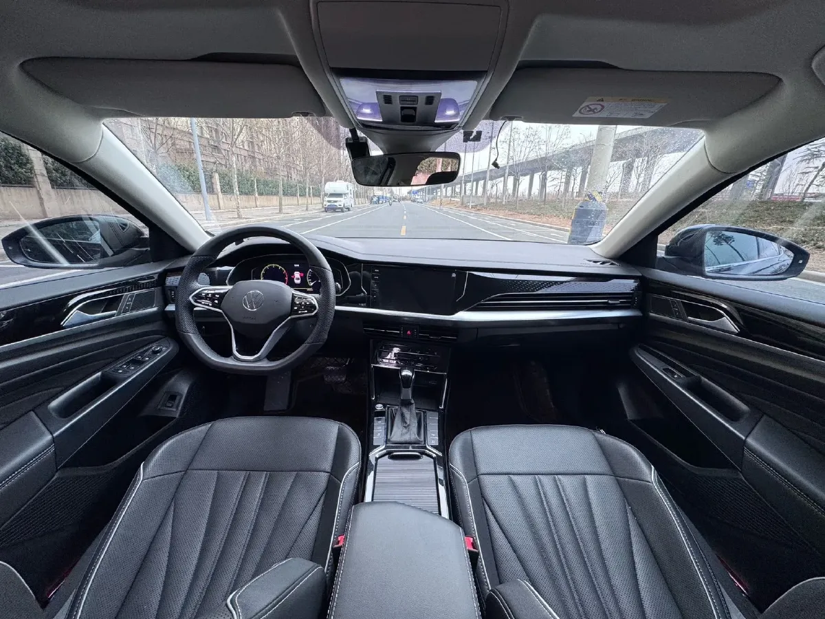 2024 Volkswagen Passat 2.0T 220HP L4 7DCT,autocango,china used car exporter,china ev exporter,chinese used car exporter,chinese used ev exporter