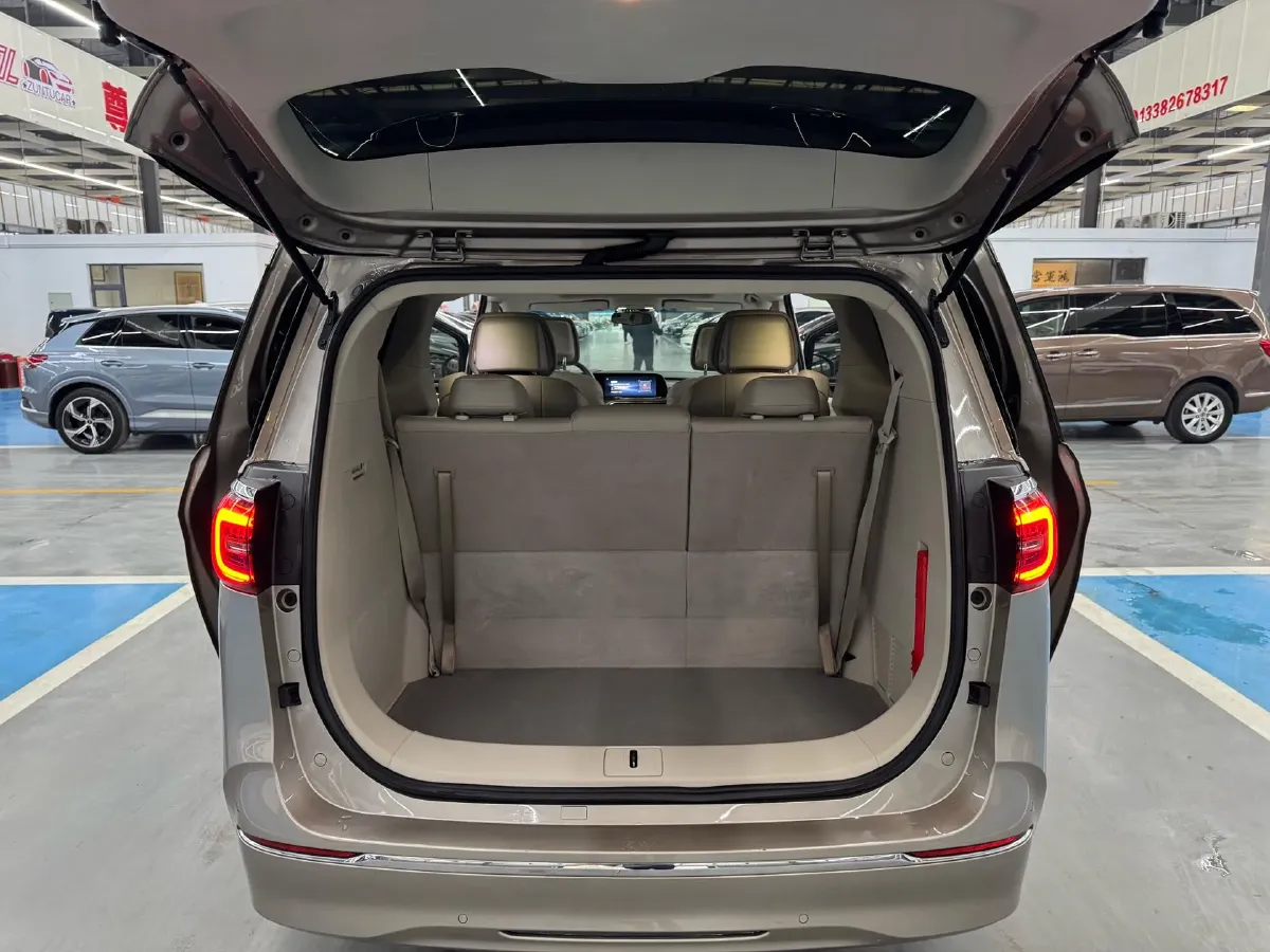 2023 Buick GL8 2.0T 237HP L4 9AT,autocango,china used car exporter,china ev exporter,chinese used car exporter,chinese used ev exporter