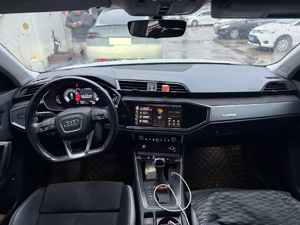 2022 Audi Q3 1.4T 150HP L4 7DCT,autocango,china used car exporter,china ev exporter,chinese used car exporter,chinese used ev exporter