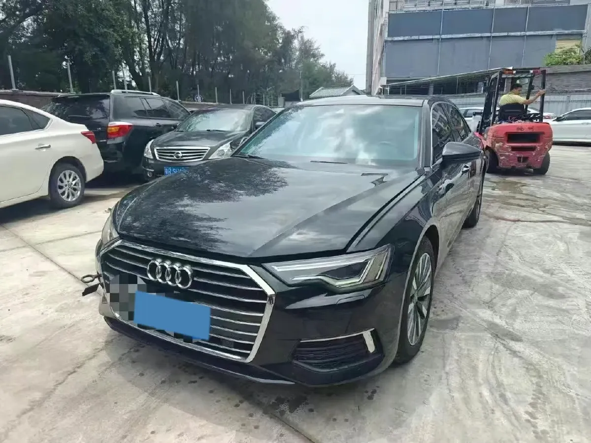2023 Audi A6L 2.0T 245HP L4 7DCT,autocango,china used car exporter,china ev exporter,chinese used car exporter,chinese used ev exporter