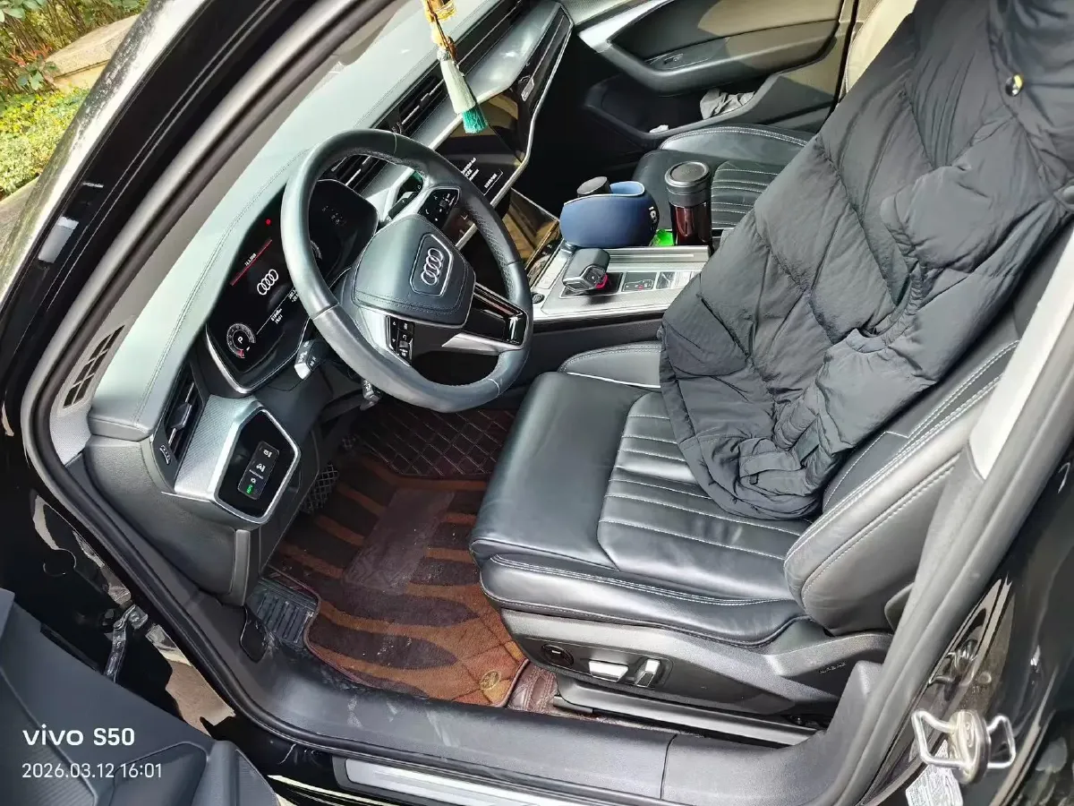 2023 Audi A6L 2.0T 245HP L4 7DCT,autocango,china used car exporter,china ev exporter,chinese used car exporter,chinese used ev exporter