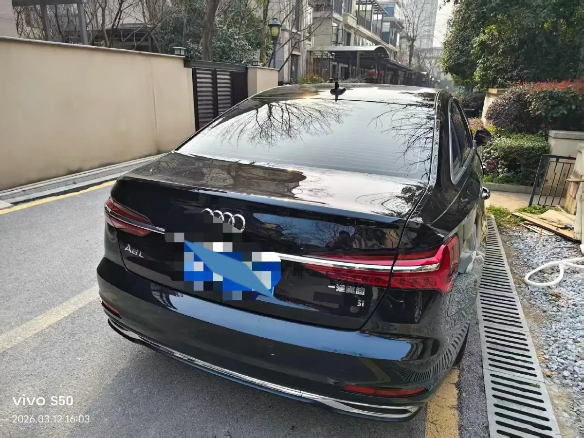 2023 Audi A6L 2.0T 245HP L4 7DCT,autocango,china used car exporter,china ev exporter,chinese used car exporter,chinese used ev exporter