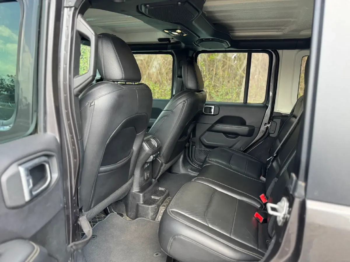 2019 Jeep Wrangler 2.0T 266HP L4 8AT,autocango,china used car exporter,china ev exporter,chinese used car exporter,chinese used ev exporter