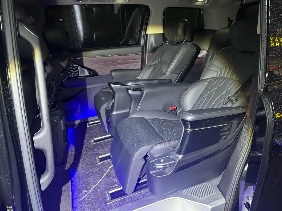 2024 GAC Trumpchi M8 2.0T 252HP L4 8AT,autocango,china used car exporter,china ev exporter,chinese used car exporter,chinese used ev exporter