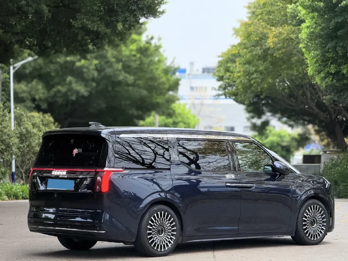 2022 Zeekr 009 BEV 116KWH,autocango,china used car exporter,china ev exporter,chinese used car exporter,chinese used ev exporter