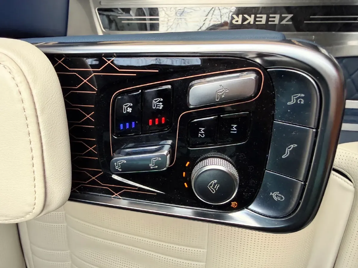 2022 Zeekr 009 BEV 116KWH,autocango,china used car exporter,china ev exporter,chinese used car exporter,chinese used ev exporter