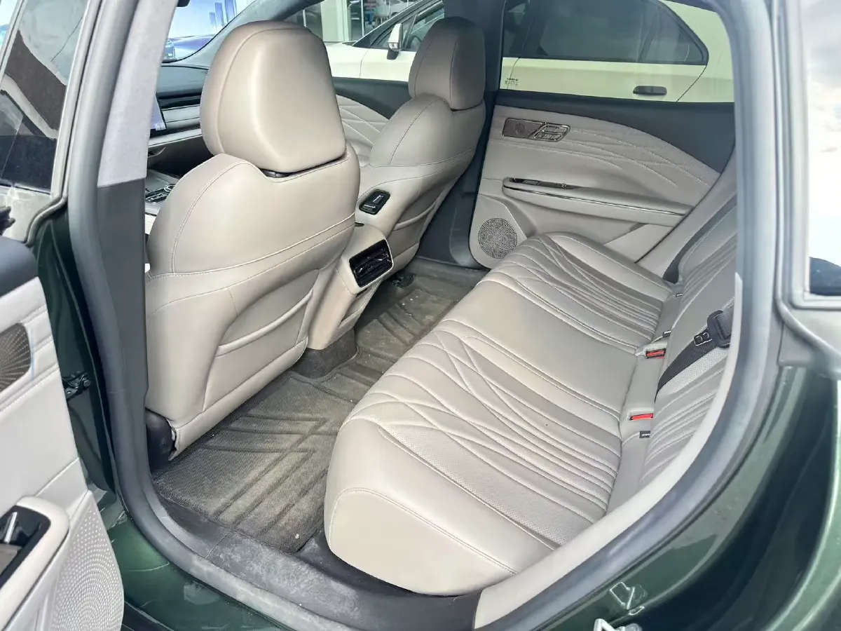 2025 Geely Galaxy Starshine 8 1.5T 163HP L4 3DHT PHEV 27.69KWH,autocango,china used car exporter,china ev exporter,chinese used car exporter,chinese used ev exporter