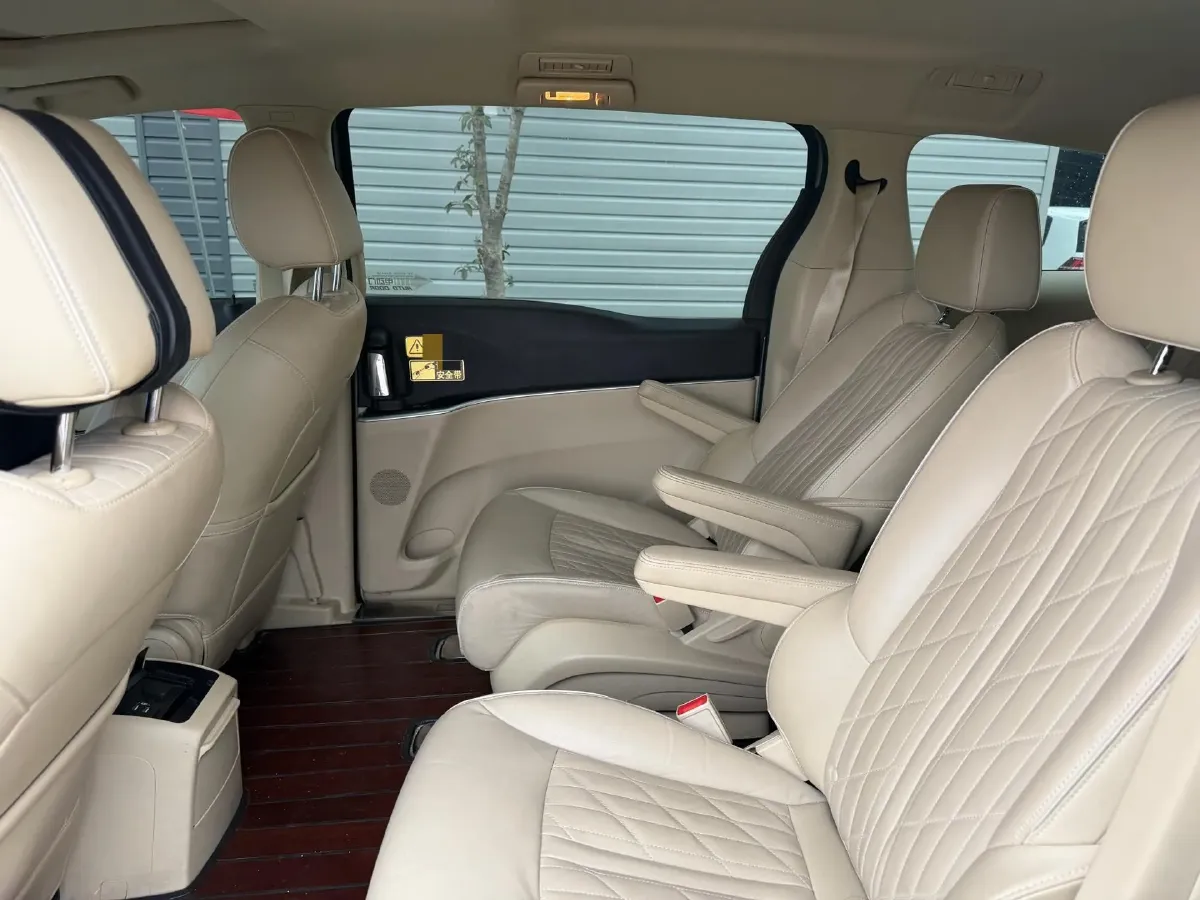 2022 Buick GL8 2.0T 237HP L4 9AT,autocango,china used car exporter,china ev exporter,chinese used car exporter,chinese used ev exporter