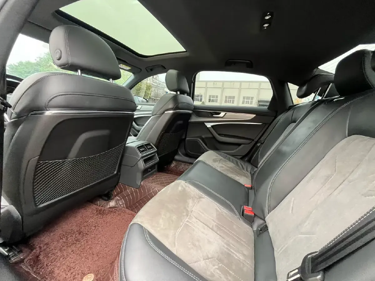 2022 Audi A6L 2.0T 190HP L4 7DCT,autocango,china used car exporter,china ev exporter,chinese used car exporter,chinese used ev exporter