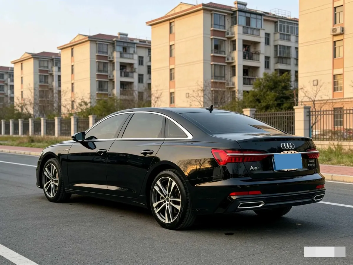 2022 Audi A6L 2.0T 190HP L4 7DCT,autocango,china used car exporter,china ev exporter,chinese used car exporter,chinese used ev exporter
